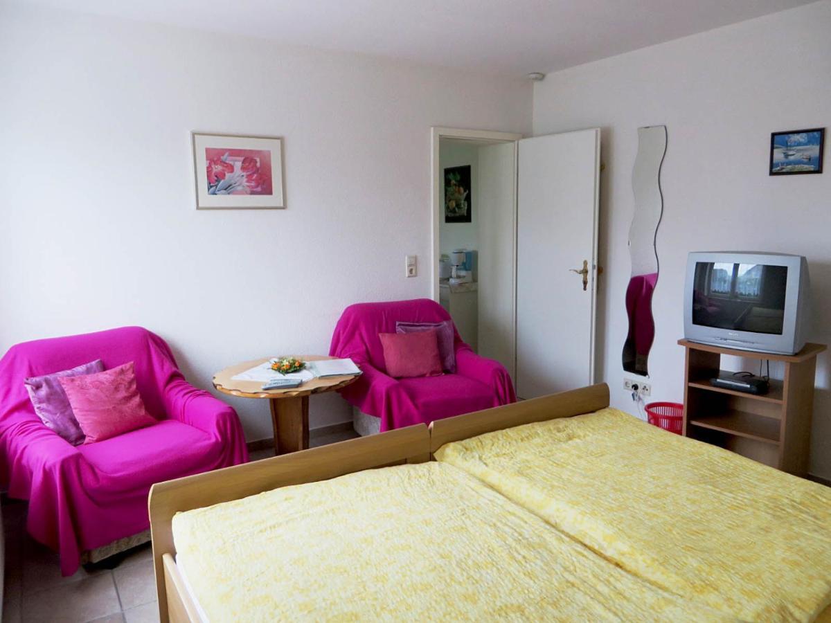 Ferienwohnungen "Marie" Mit Terrassen, Inclusive Park- Und Stellplaetze Am Haus, Mueritz-Strand Nur 700M, Altstadt 10Min, Ruhige Lage, Варен Екстер'єр фото