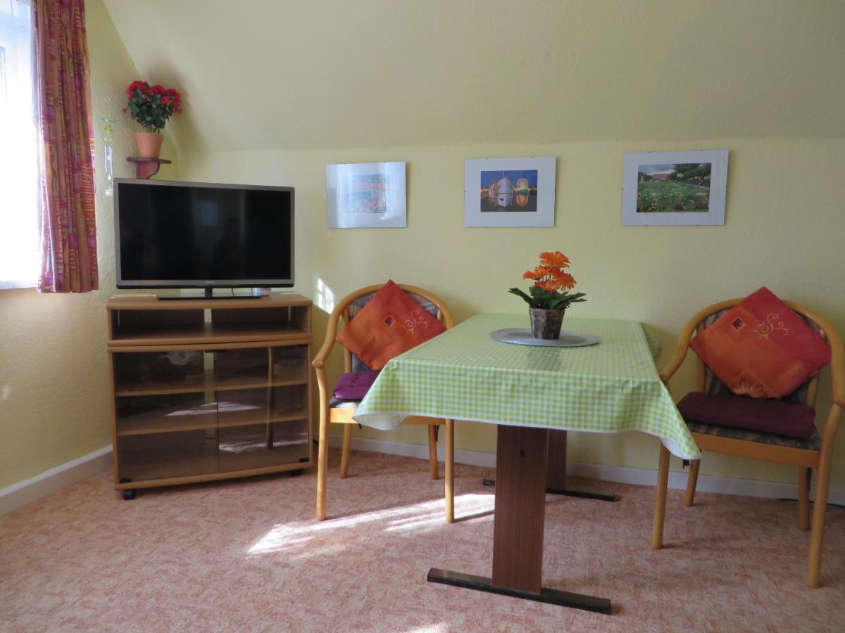 Ferienwohnungen "Marie" Mit Terrassen, Inclusive Park- Und Stellplaetze Am Haus, Mueritz-Strand Nur 700M, Altstadt 10Min, Ruhige Lage, Варен Екстер'єр фото