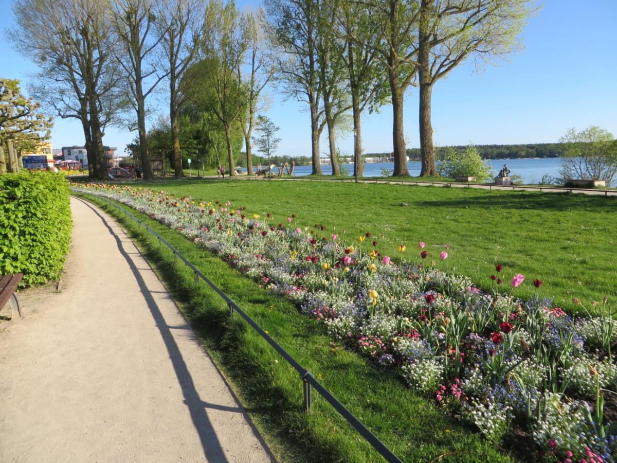 Ferienwohnungen "Marie" Mit Terrassen, Inclusive Park- Und Stellplaetze Am Haus, Mueritz-Strand Nur 700M, Altstadt 10Min, Ruhige Lage, Варен Екстер'єр фото