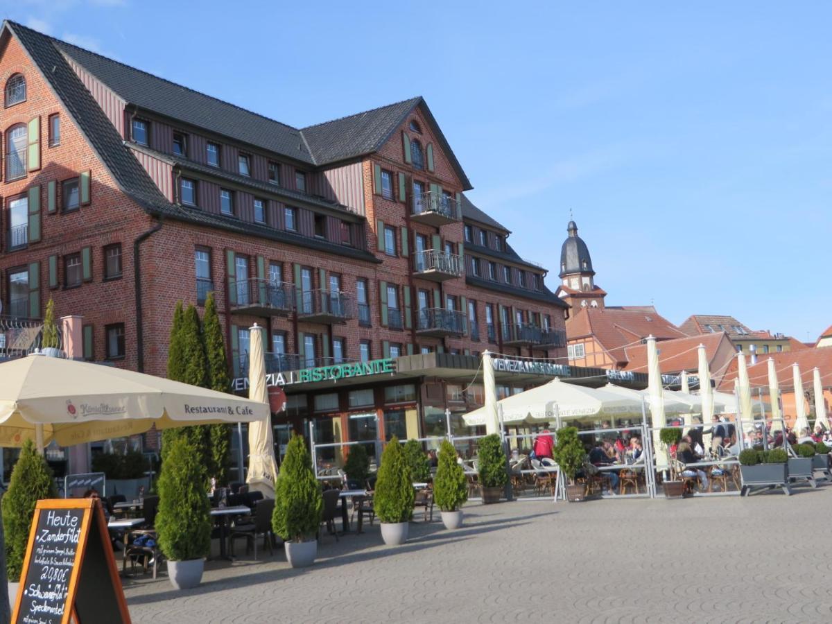 Ferienwohnungen "Marie" Mit Terrassen, Inclusive Park- Und Stellplaetze Am Haus, Mueritz-Strand Nur 700M, Altstadt 10Min, Ruhige Lage, Варен Екстер'єр фото